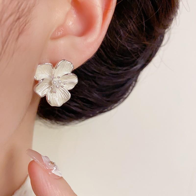 MEETSOFT 925 Silver Geometric Pleated Flower Pearl Stud Earring for Women Fine Jewelry High Luxury Vintage Accessories