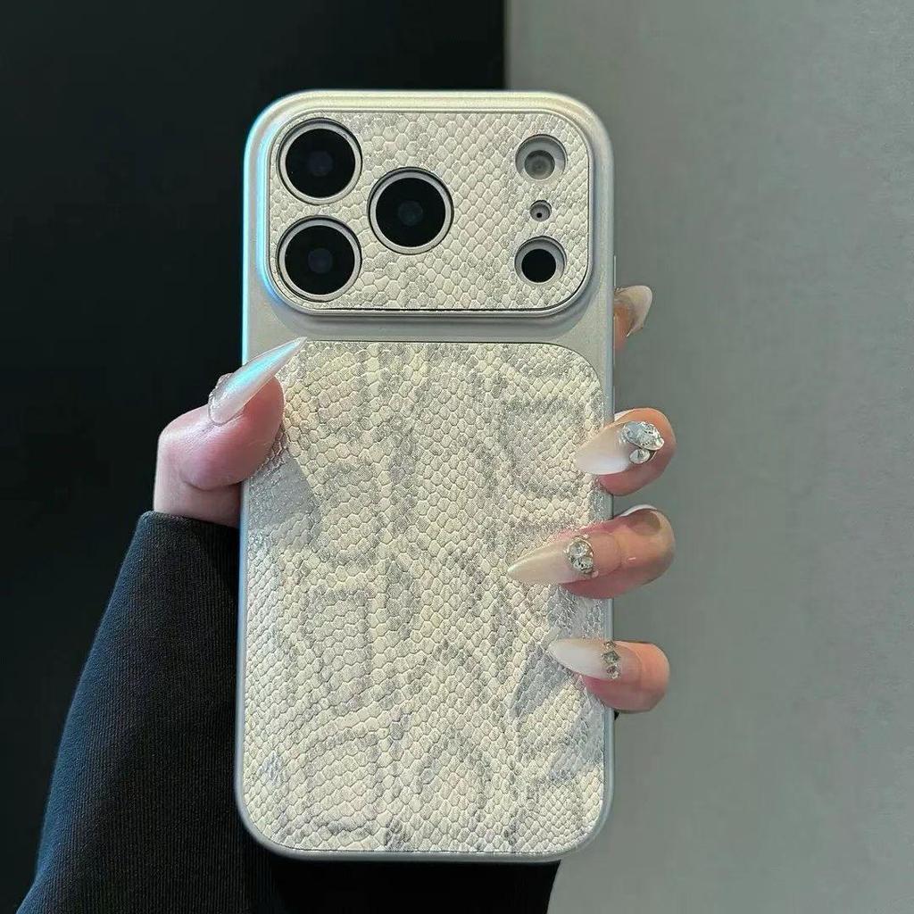 European & American Snake Skin Texture iPhone 17 Pro Max Protective Case