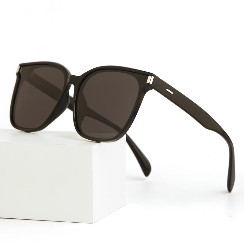 Trendy large frame square TR sunglasses, high-end and thin street shot UV-proof sunglasses for men and women