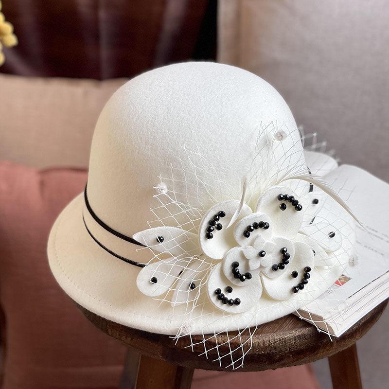 

Осенне-зимняя фетровая шляпа для женщин, круглый верх, однотонная, в корейском стиле, модная женская шляпа с цветочным узором one size