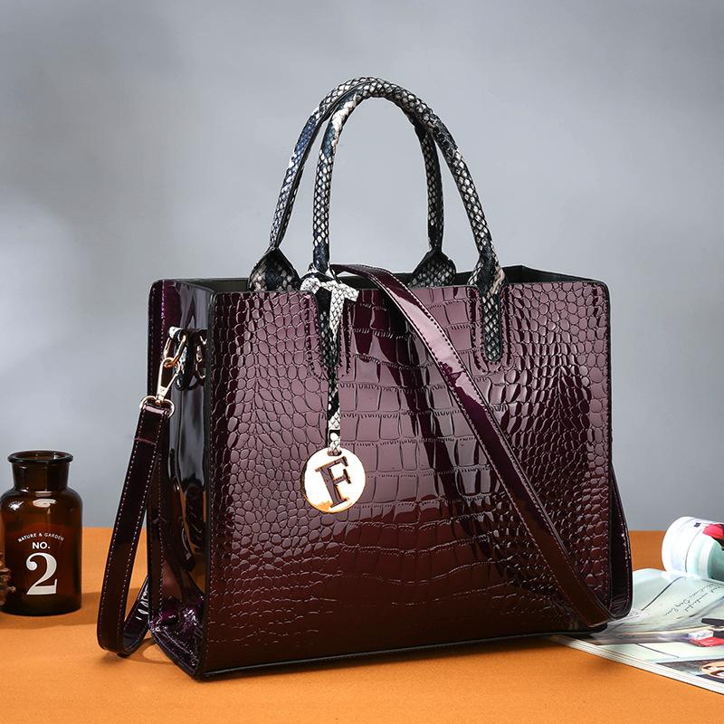 pure leather handbolsas online