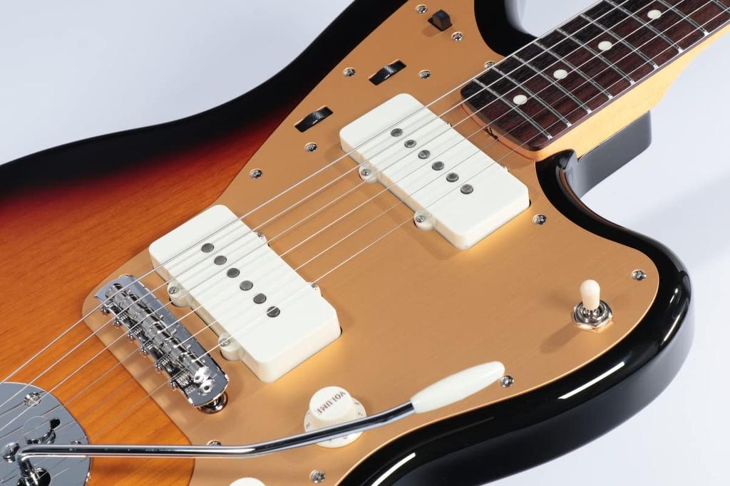 Fender/ISHIBASHI FSR Made In Japan Traditional 60S Jazzmaster 3 Tone Sunburst Slab Rosewood Fingerboard With Anodized Pickguard