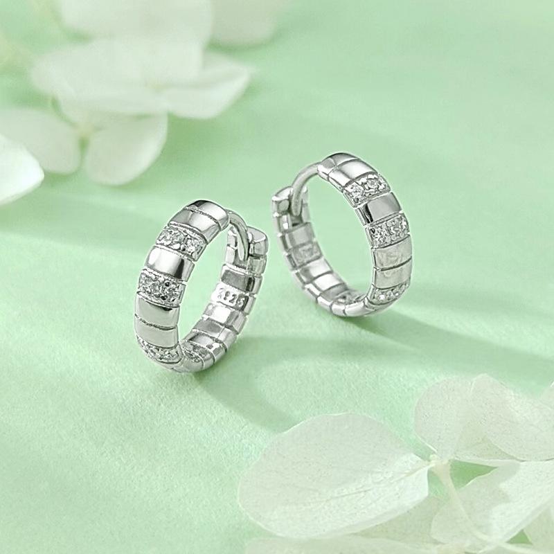 

Срібні сережки-кафи Зміїна кістка та кільця S925 - Універсальний простий дизайн для жінок платиновий