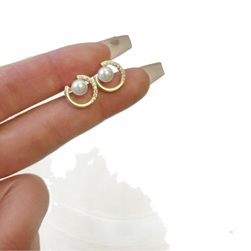 S925 Silver Needle Pearl Zircon Earrings: Fashionable, Simple, Lightweight, Luxurious & Versatile Design for Women
