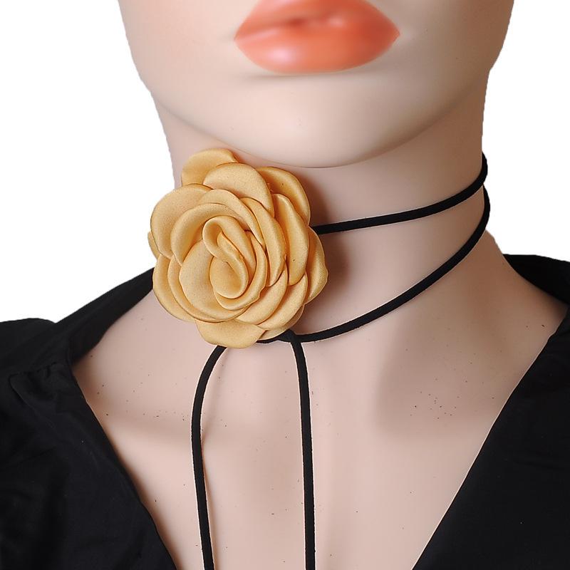 Collier Ras du Cou Bohème Camélia Rose Velours