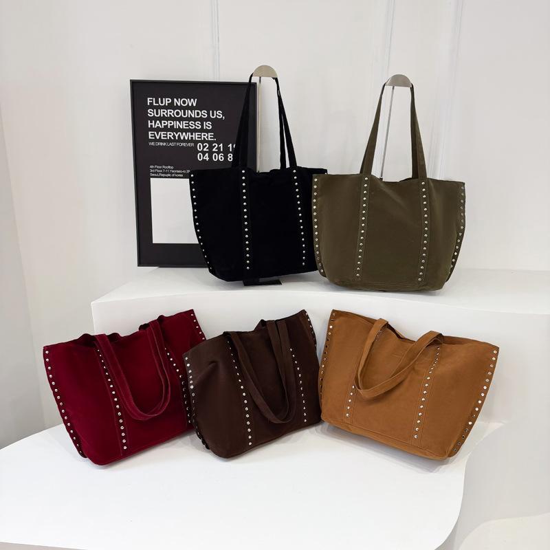 Frosted Rivet Bag Large Capacity Women's Tote Bag Versatile Bucket Bag Commuter Shoulder Bag Fashion Casual Handbag