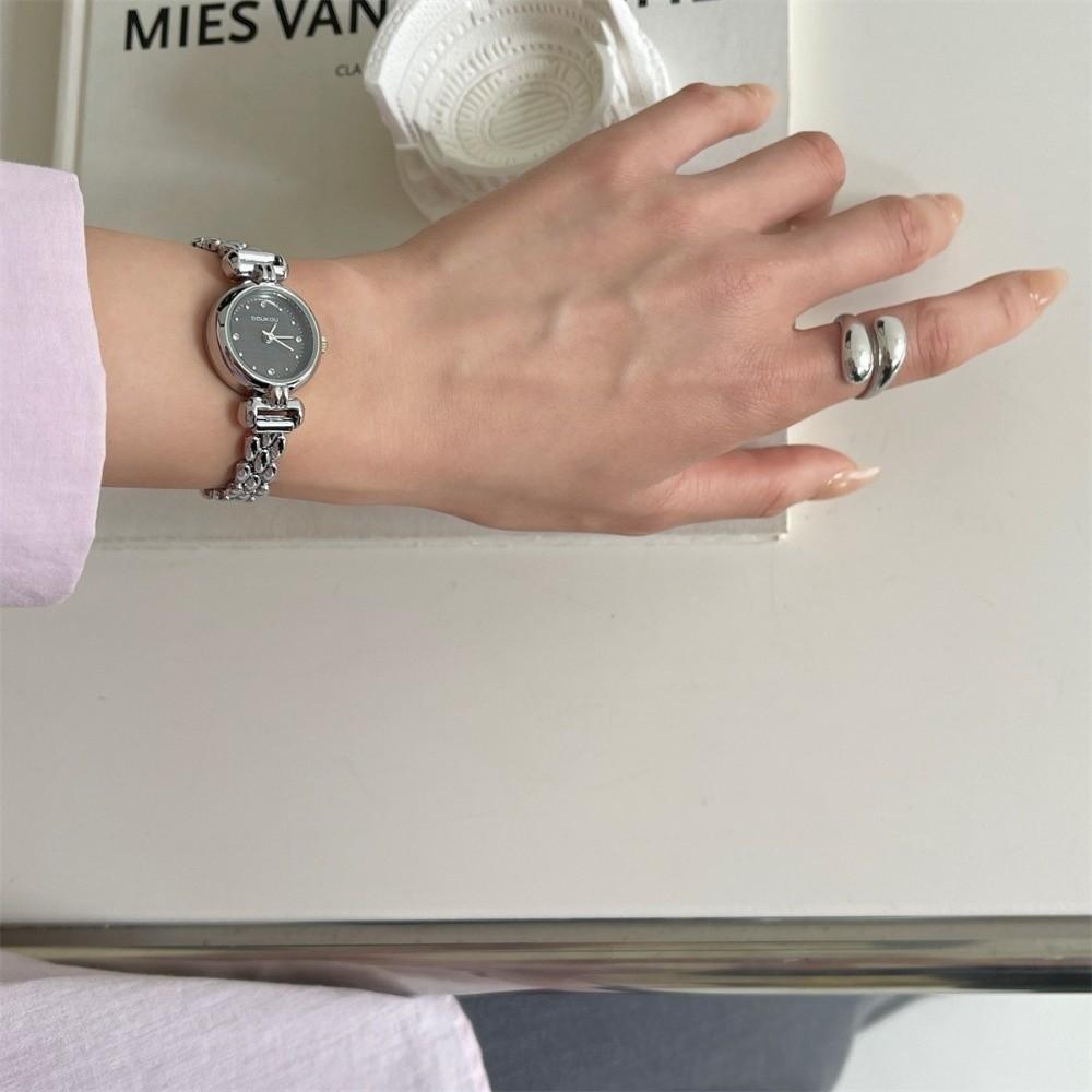 Luxury Bracelet Watches Round Shape Wristwatches Simple Elegant Bangle Bracelet  Fashion Accessory