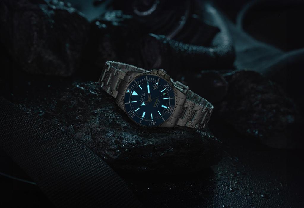 Davosa Argonautic 39 Automatic 20 ATM Water Swiss-Made Watch, Resistant, Silver, 161.532.40