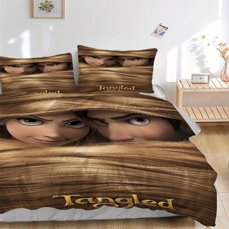 3dílná sada povlečení s kreslenými postavičkami Rapunzel a Flynna ze Zvonilky, obsahuje 1 povlak na přikrývku a 2 povlaky na polštáře, bez výplně