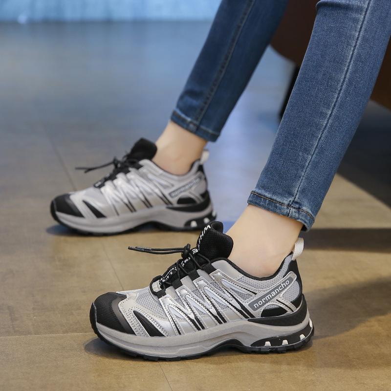 Thick-soled small women's shoes, new versatile and lightweight sports shoes, comfortable and non-slip running shoes, tide
