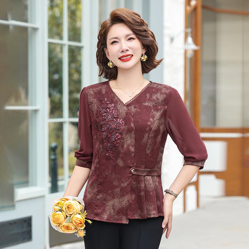 

Spring Fashion Stylish Printed Shirt for Middle-Aged Women, 50+, with Five-Point Sleeves - Perfect for Spring and Summer. 4XL (135-145 Jin) червоний