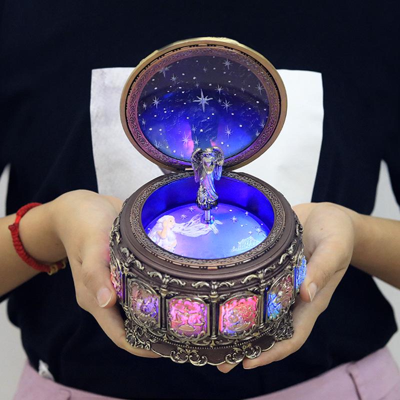 Luminous Rotating DIY Constellation Music Box: Creative Retro Gift for Girls - Perfect for Christmas or Birthdays