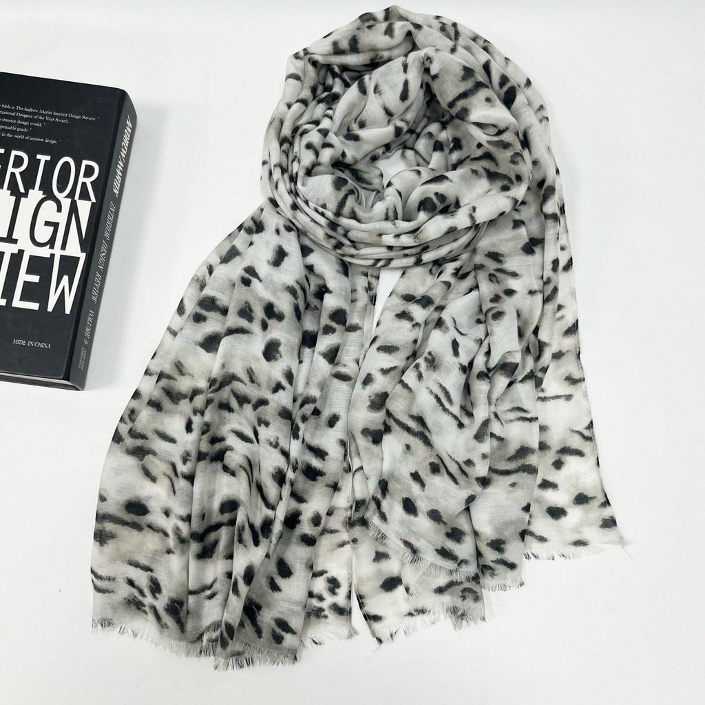 Retro Leopard Print Satin Cotton Scarf - Versatile Travel Vacation Shawl and Sunscreen Accessory