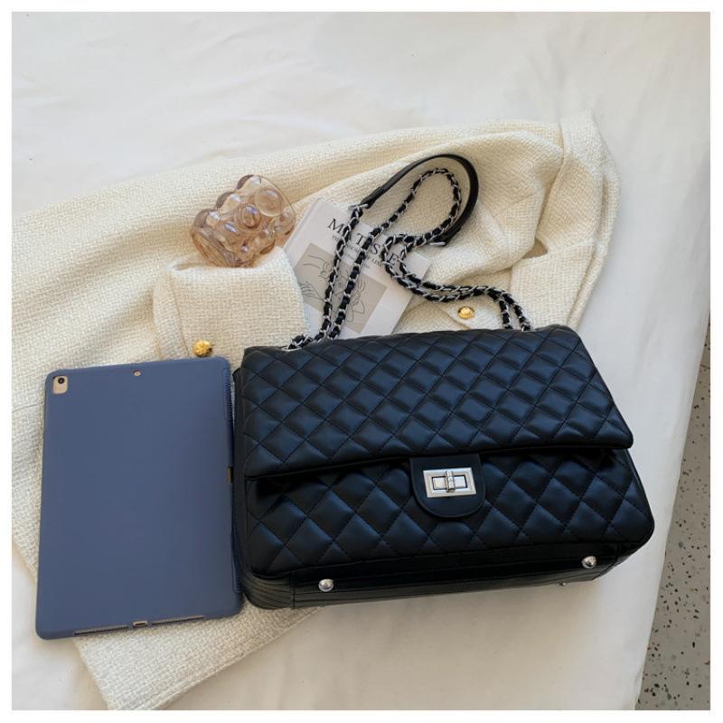 New fashionable textured small bag women's niche tide is now popular diamond chain shoulder messenger bag
