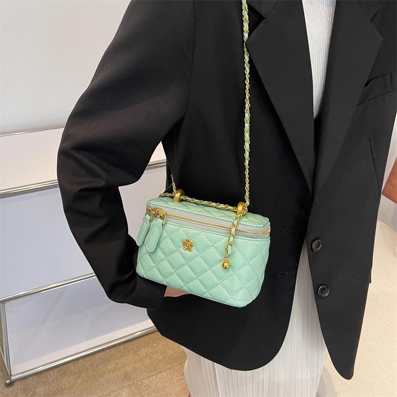 Textured Rhombus Shoulder Bag Women's Bag 2025 New Chain Messenger Bag Small Fragrant Fashion Box Bag Texture Retro