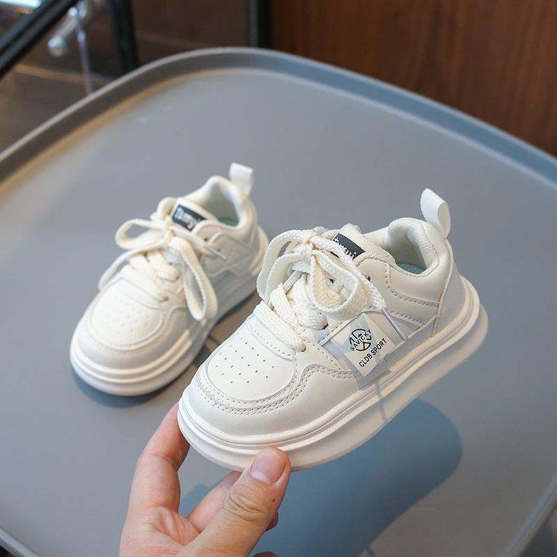Frühling und Herbst Neue Kinderschuhe Jungen Rutschfeste Weiche Sohle Babyschuhe Atmungsaktiv und Leicht Mädchen Studenten Kleine Weiße Sneaker