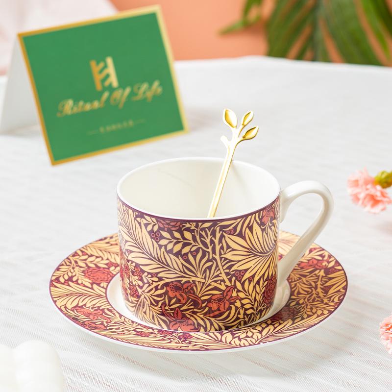 

Европейская маленькая роскошная чашка для послеобеденного чая и кофе с дизайном в стиле Ins с ветками и листьями 240ml