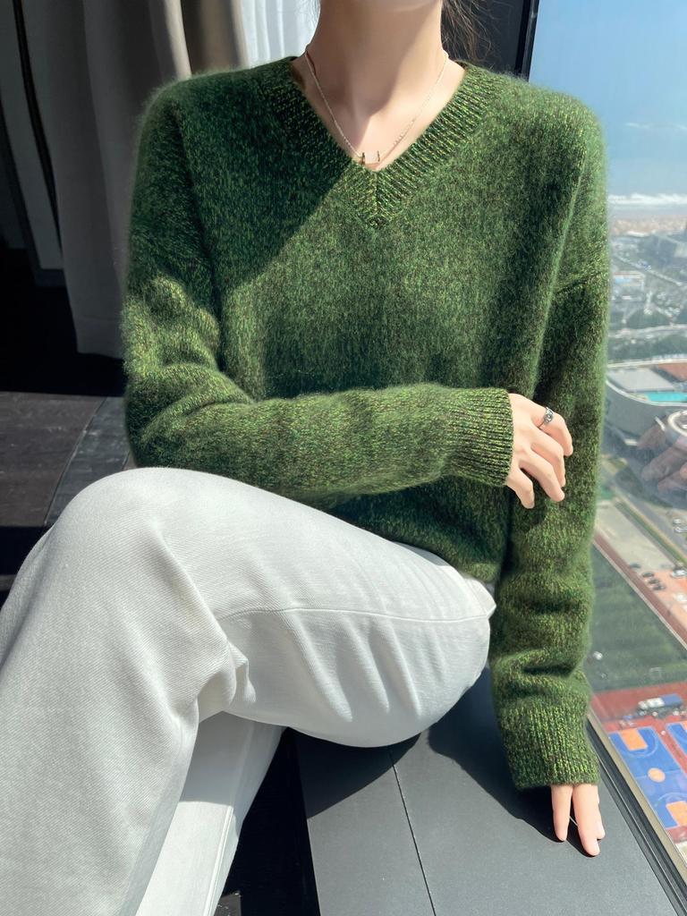 Versatile Women's Cashmere Knit V-Neck Top - Loose Fit, Slimming, Warm for Autumn/Winter