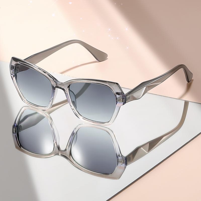 

Высококлассные, классические и простые солнцезащитные очки с персонализированным дизайном подходят для повседневной носки и украшения уличного стиля. серый