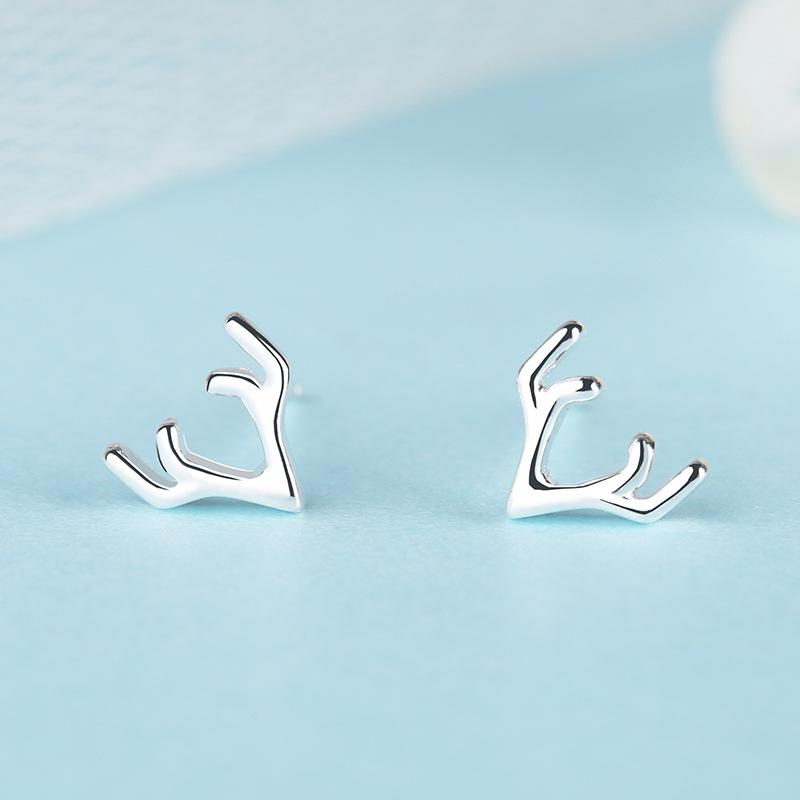 Minimalist Christmas Antler Stud Earrings For Women Small Delicate Fresh Temperament Versatile Cold Jewelry