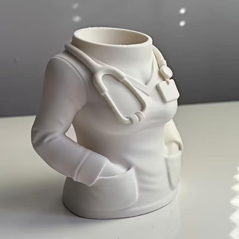 1pcs Nurse Shaped Pen Holder – White Coat Design, PLA Desktop Decoration, Medical Student & Worker Gift