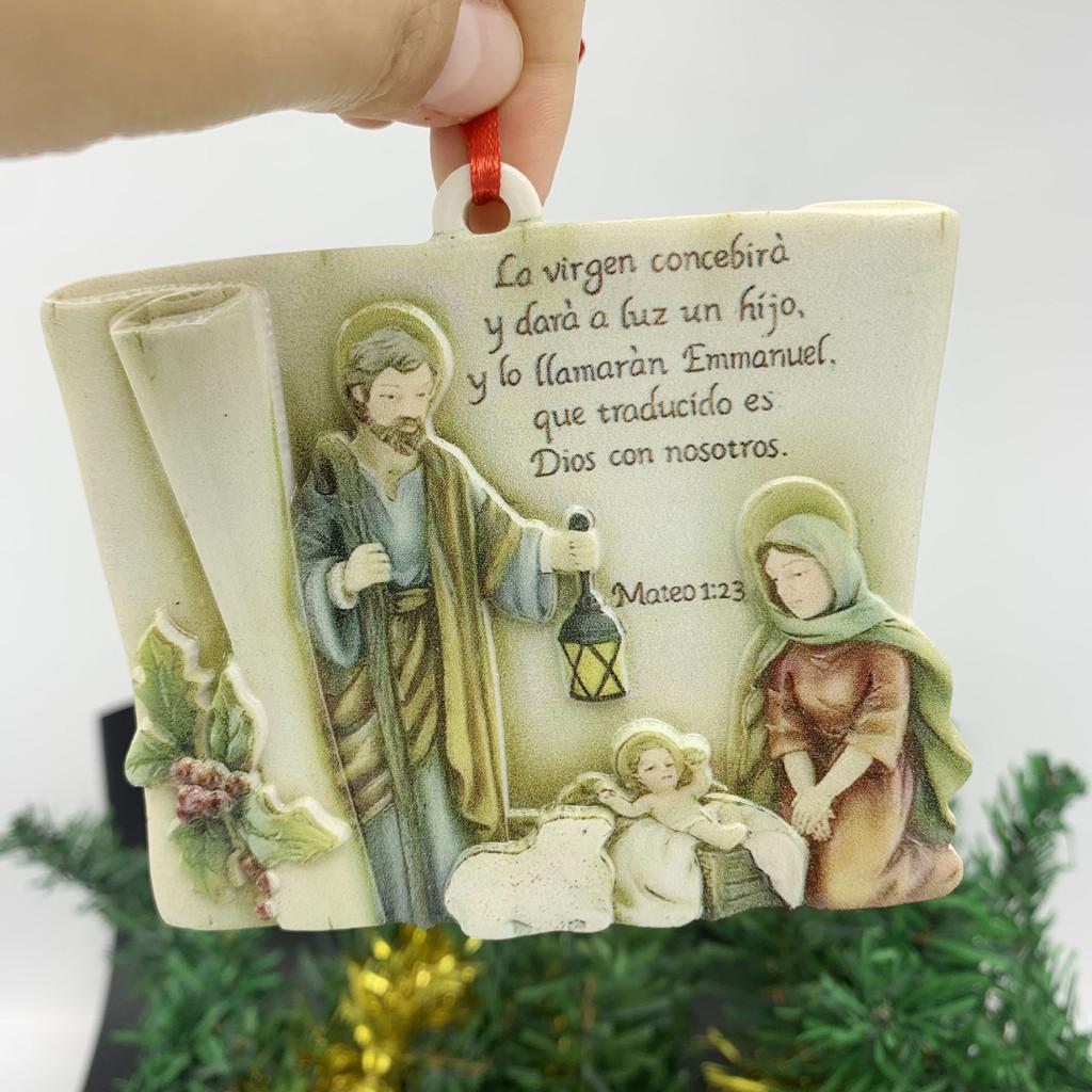 Square Contemporary Resin Decoration Highlighting Couples With Children For Christmas Celebrations
