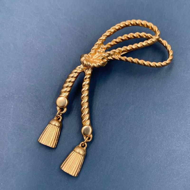 

Барокко Женские Элегантные Классические Металлические Броши-Подвески с Жемчугом Дворцовые Винтажные Золотистого Цвета Модные Значки Пряжка Женские Булавки для Пальто