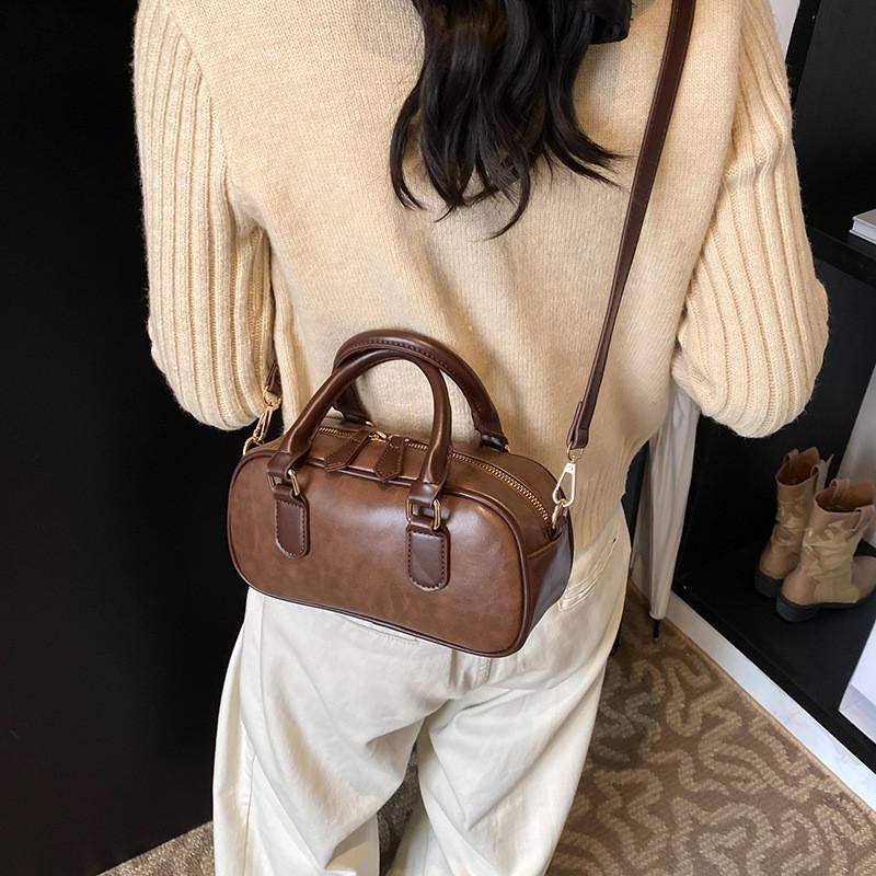 Retro Pu Small Shoulder Bag For Women With Zipper Closure And Seam Detailing
