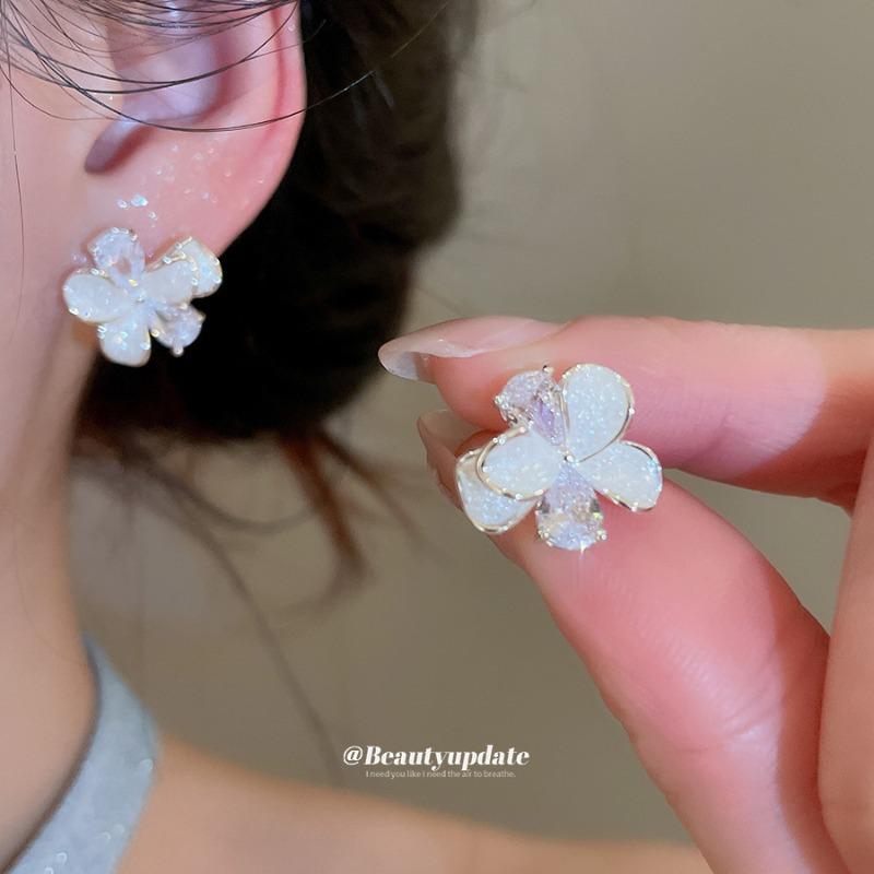 Silver Needle Dopamine Zircon Flower Stud Earrings Korean Version Sweet and Delicate Small Temperament Earrings Light Luxury High-end Earrings