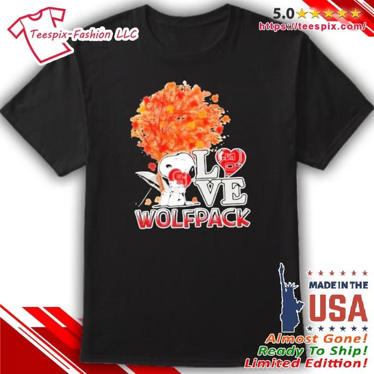 2025 Peanuts Snoopy Hug Heart I Love Nc State Wolfpack Shirt Unisex T-Shirt S