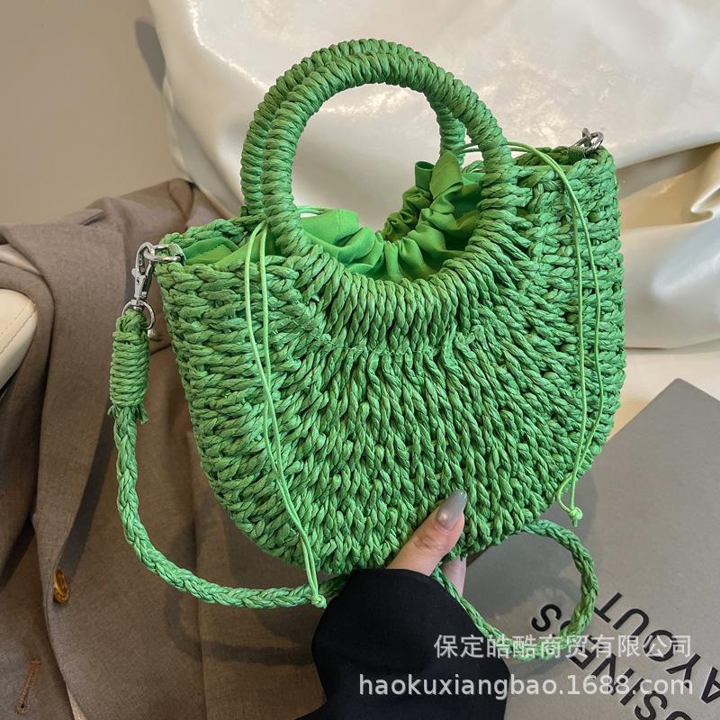Woven straw bag women's 2025 new niche design high-end messenger bag seaside popular portable tote bag