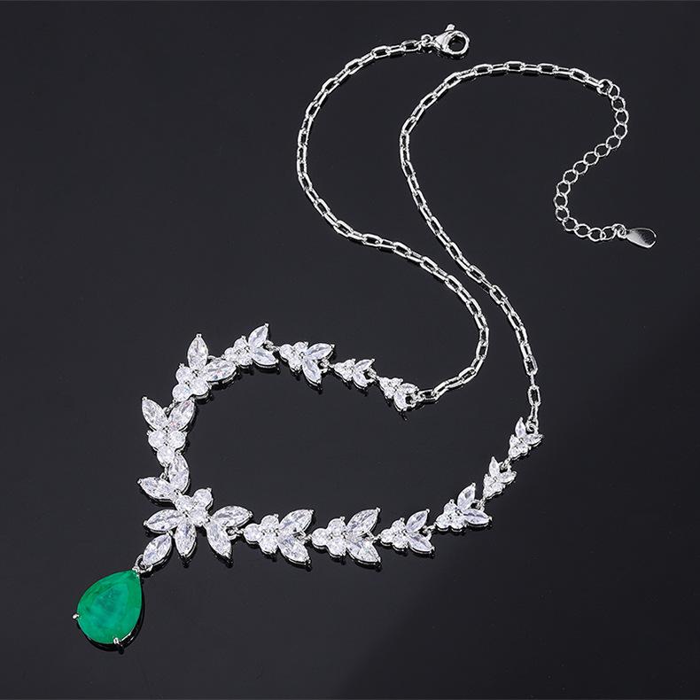 Luxury Ruby Corundum Gem Pendant Zircon Necklace Clavicle Chain Dress Dress Dinner Ornament Treasure Necklace