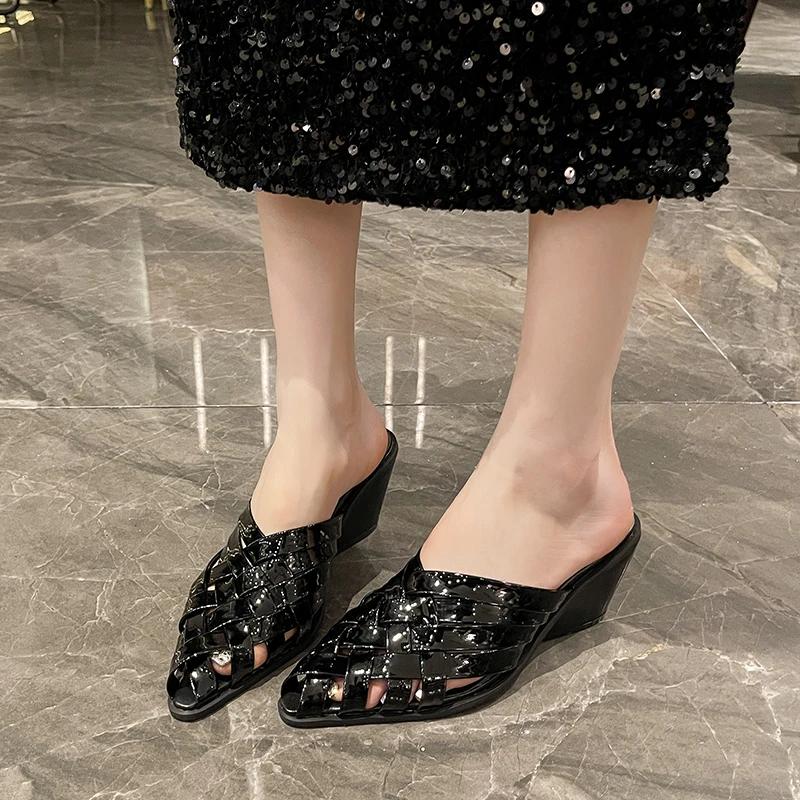 Fashion Summer Women Slippers Pointed Toe Slip On Ladies Shoes Fashion Lightweight Weave Slippers Platform Wedge Sandals Slides Women