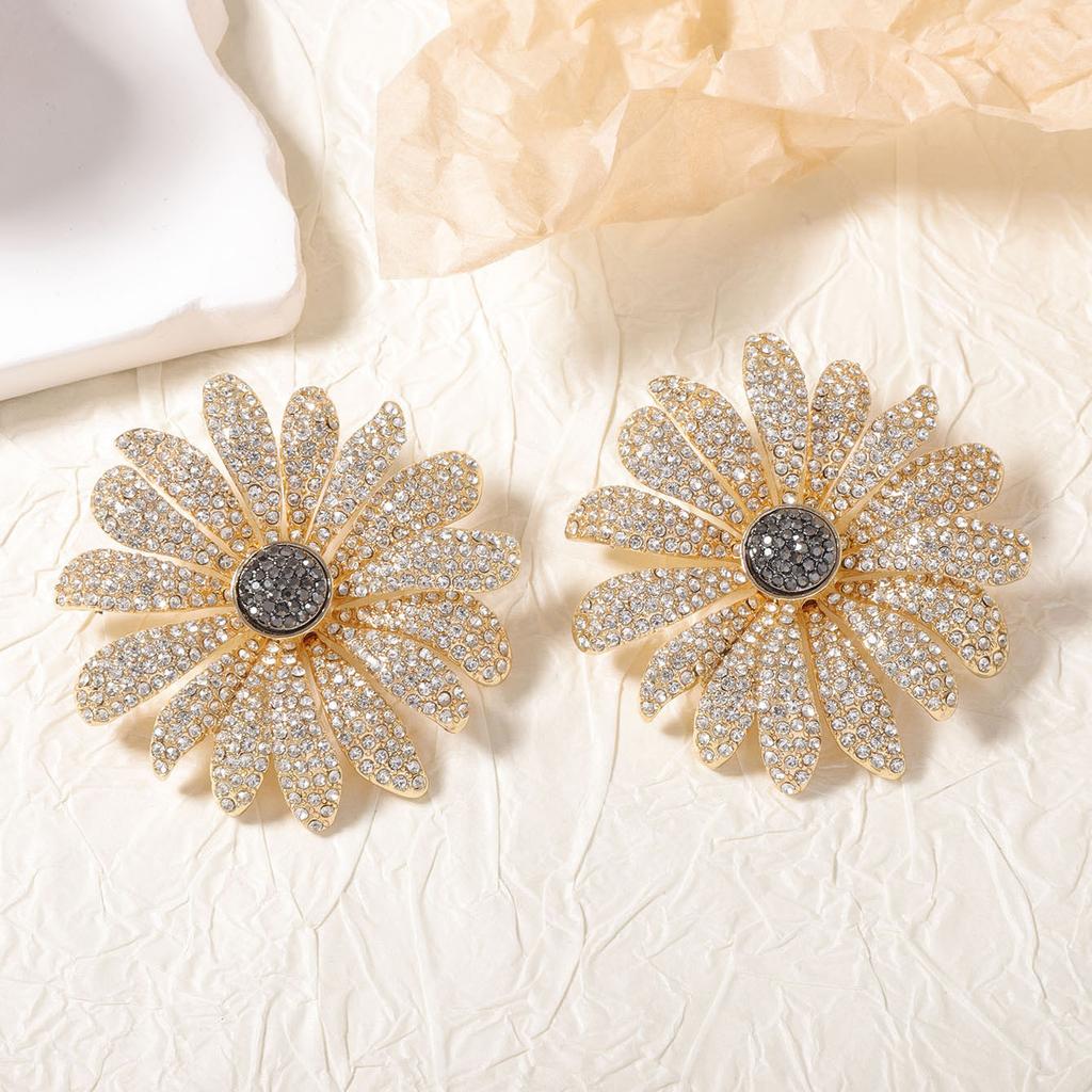 Exaggerated Exquisite Heavy Industry Alloy Full of Diamonds Temperament Big Flower Stud Earrings Medieval Fashion Party Women's Models