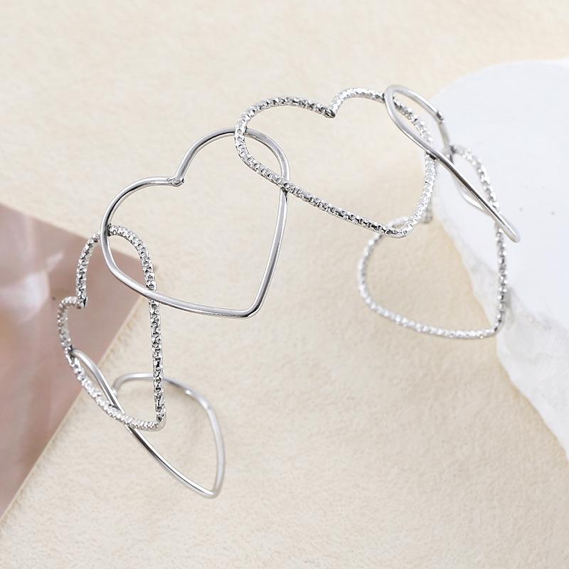 Heart-Shaped Hollow Stainless Steel Bracelet: High-Grade Women s Niche Fashion Jewelry