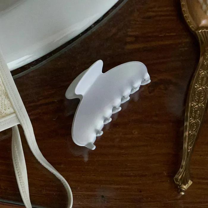 JELLY CLAW CLIP_OPAL WHITE