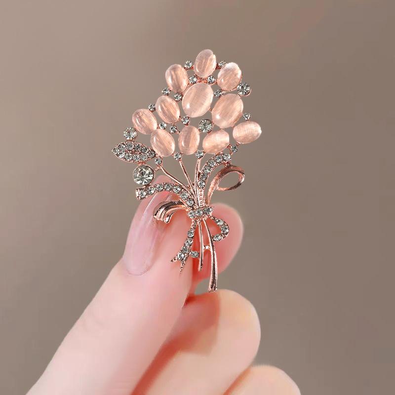 Wave Sunflower Diamond Brooch: Cute, High-End, Versatile Decorative Jewelry Pin