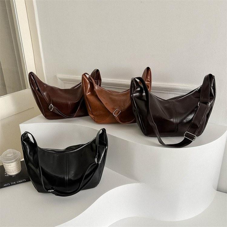 Modern Urban Minimalist Large Baguette Handbag For Women Perfect For Commuting