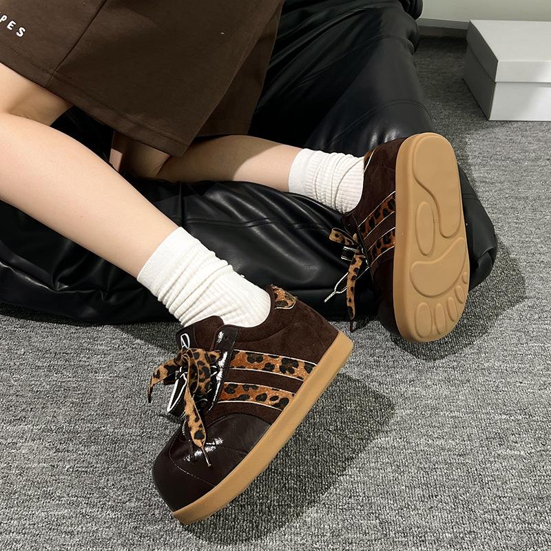 Popular Women's Shoes Early Autumn Style 2025 New Autumn Popular Fashion Inner Height Increase Versatile Leopard Print Casual Moral Training Shoes