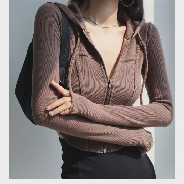 

Женская шикарная осенняя толстовка с капюшоном: Укороченная куртка Sweet & Spicy с длинными рукавами асимметричного кроя Medium коричневый