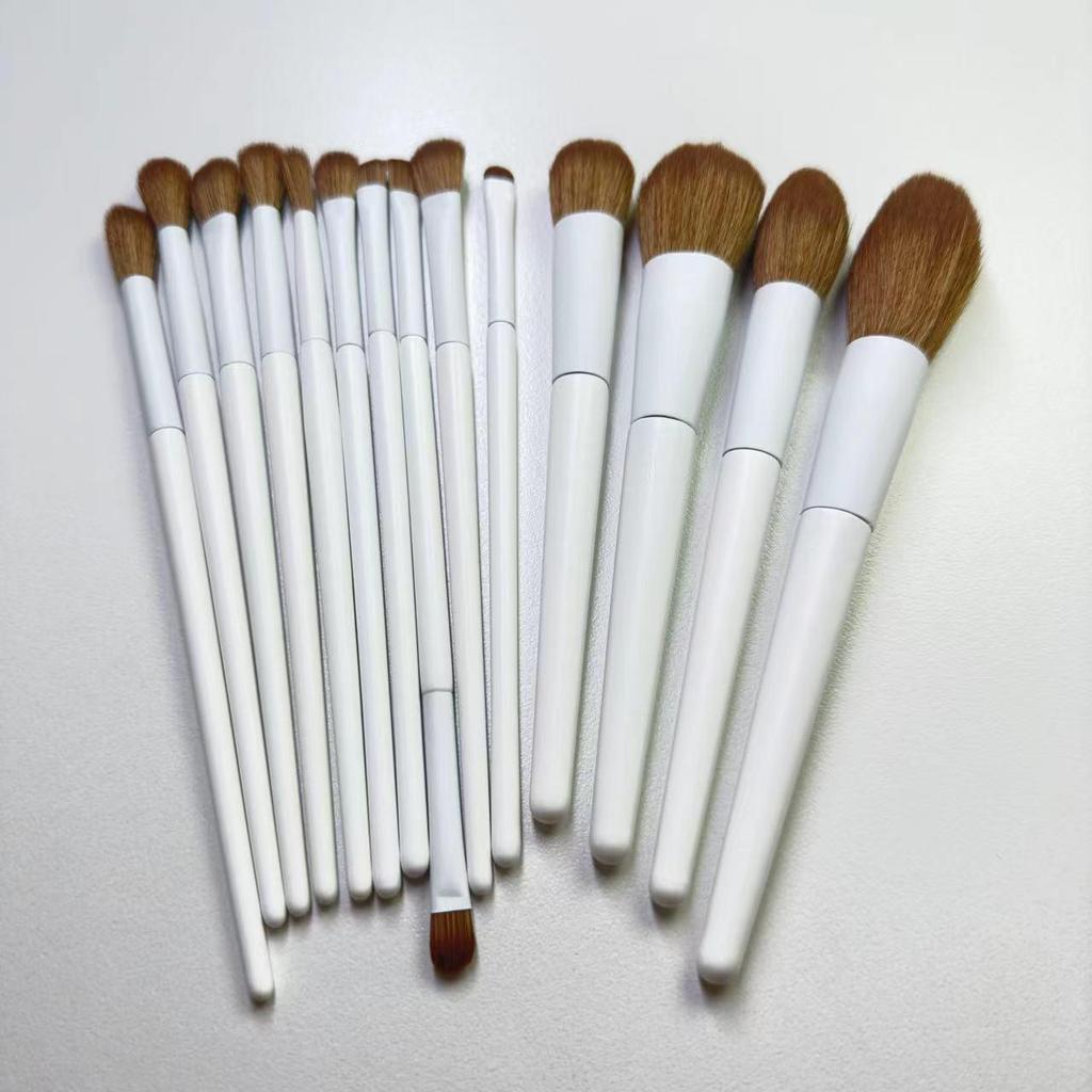 14-Piece Professional Makeup Brush Set with Soft Wooden Handles for Eyeshadow, Blush, Concealer, and Contour