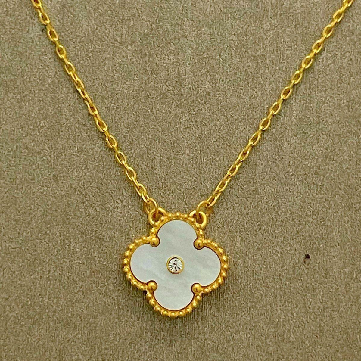 

Нежное ожерелье с четырьмя листочками клевера, женская цепочка на ключицу, кулон «Счастливая трава», нержавеющая сталь, не теряет цвет, модные украшения белый