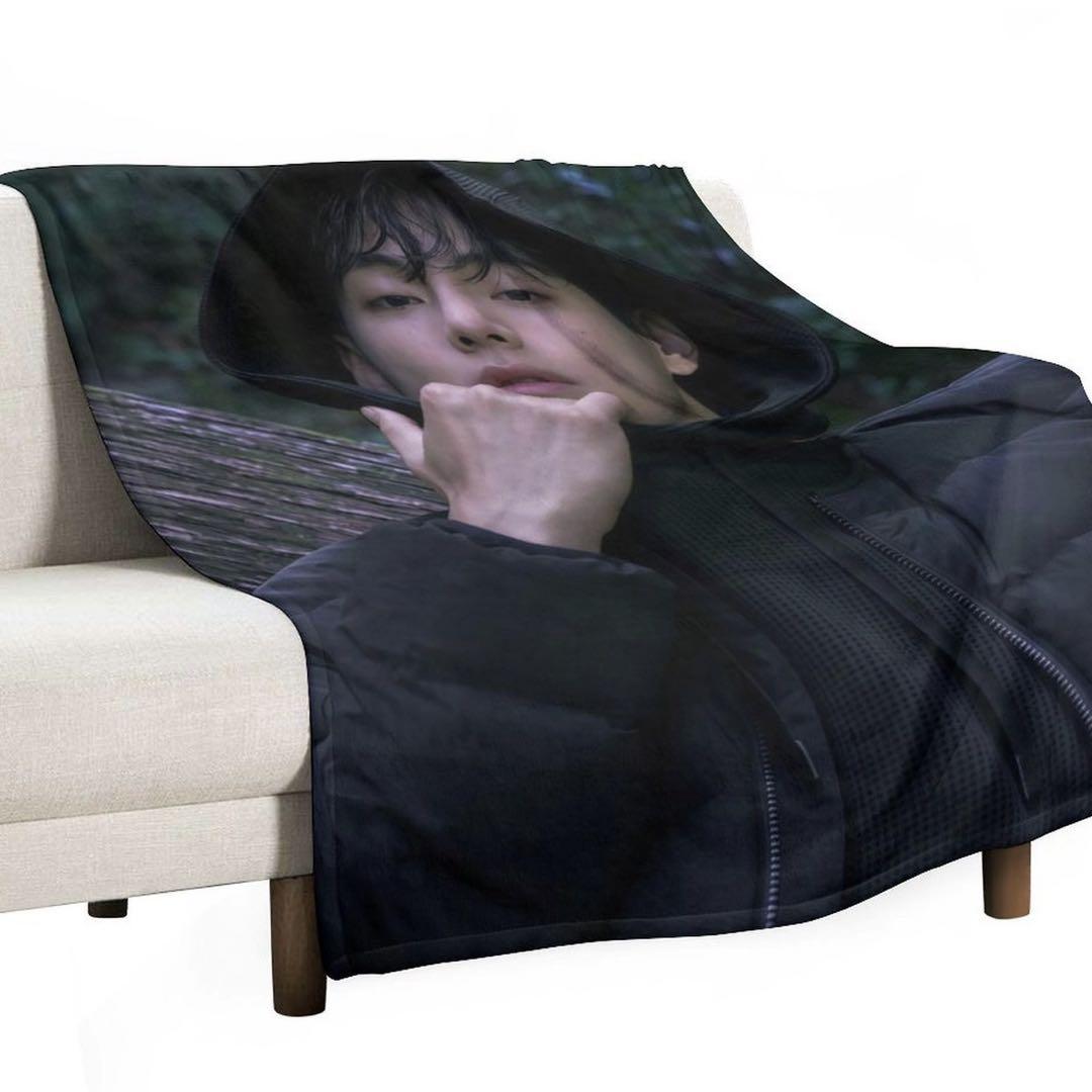 

[USED] BTS Blanket Snow Peak Taehyung V V
