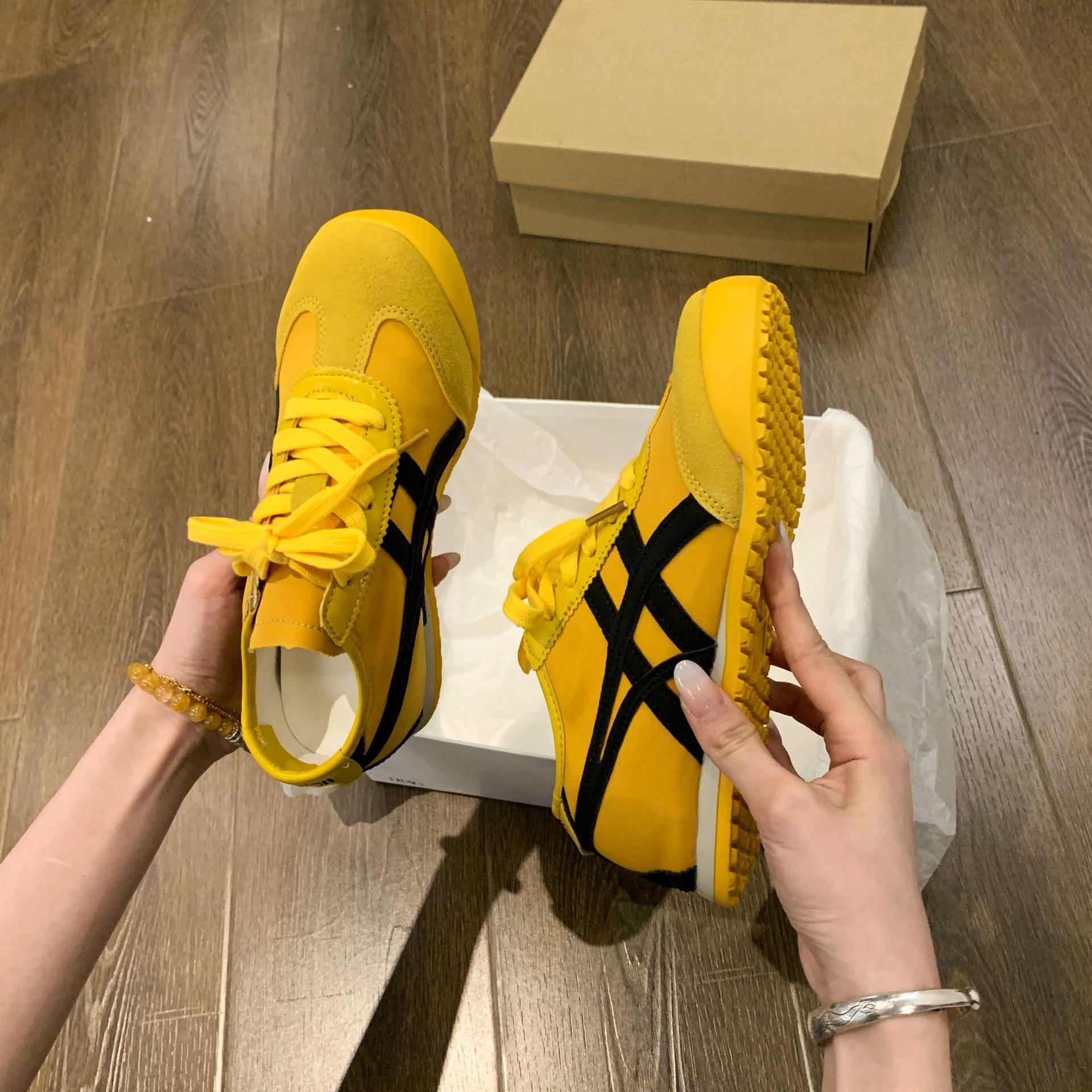 

Женские красные немецкие тренировочные туфли на толстой подошве с внутренней высотой, новинка лета 2025 года, женская спортивная обувь для отдыха, популярные туфли Форреста Гампа 40 жёлтый