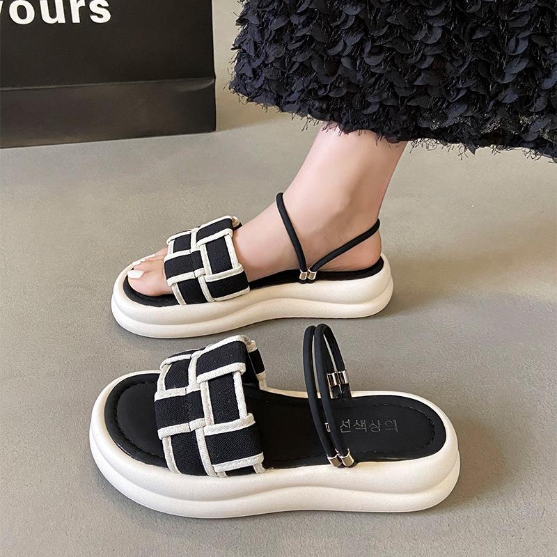 

French heightened platform slippers women s summer fashion 2025 Xiaoxiangfeng new high-end non-slip beach shoes 40 чёрный