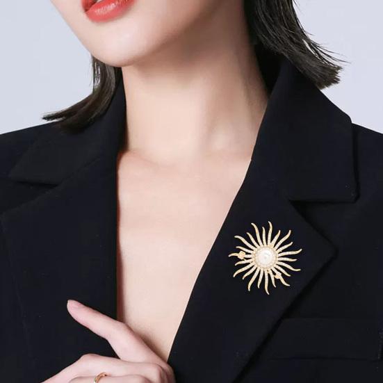 Damenbrosche Hochglanz Strassstein Perlmutt-Einlage Funkelndes Sonnenblumen-Design Reversnadel Glatte Polierte Kante Schalabzeichen Kleidung Taschen Accessoires