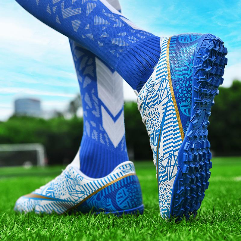 Foreign trade men's football shoes men's sports football shoes broken nails college students outdoor football game training shoes