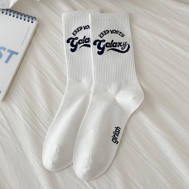 Women's Mid-calf Sports Socks for Autumn and Winter, Letter Striped Anti-odor Boneless Women's Long Cotton Socks