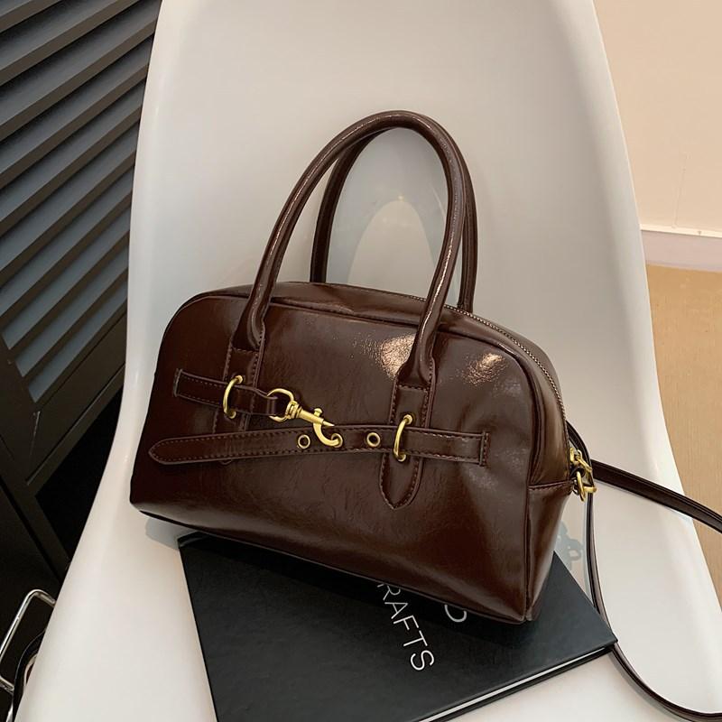 

Premium large-capacity bag women s 2024 new autumn and winter versatile messenger pillow bag portable Boston bag