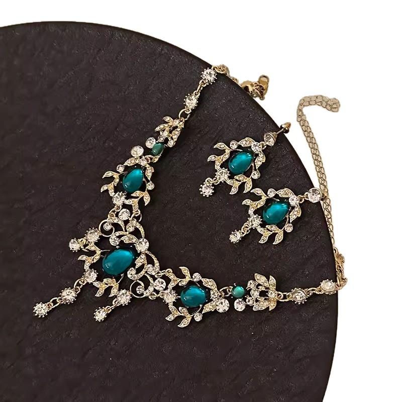 French Court Lace Emerald Full Diamond Necklace Slightly Inlaid with High-end Personalized Collarbone Chain Dinner Set